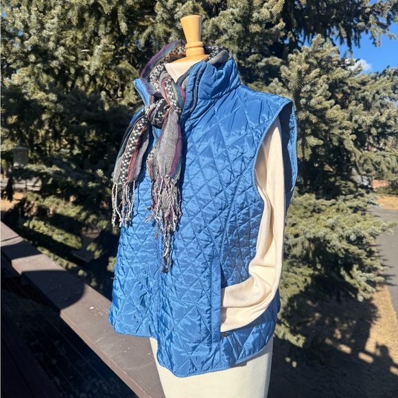 Talbots Quilted Shirttail Vest in a Vibrant Sapphire Blue - Picture 2 of 7